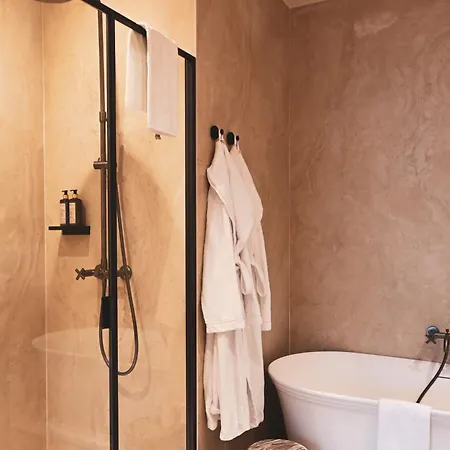Отель Domaine D'auriac - Relais & Chateaux 5*