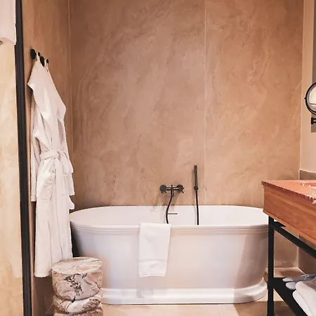 Отель Domaine D'auriac - Relais & Chateaux 5*